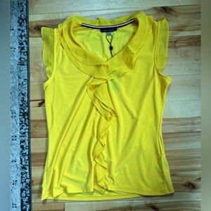 NWT Tommy Hilfiger women’s yellow short sleeve blouse size small